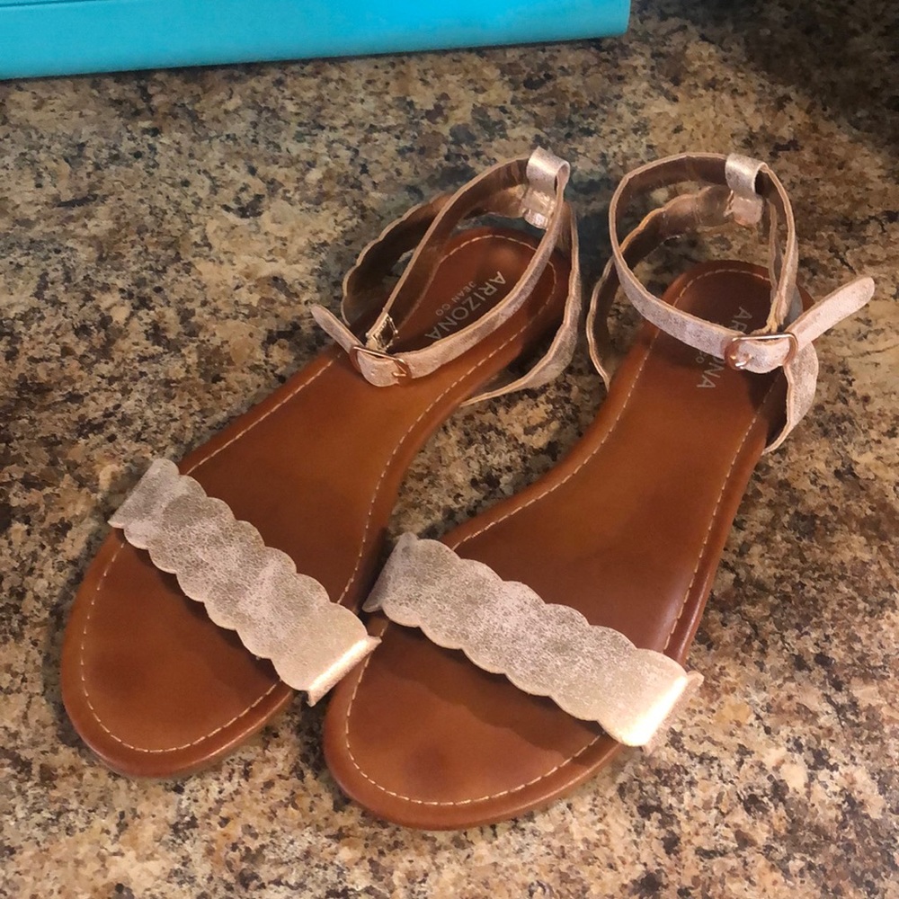 Arizona Jean co sandals